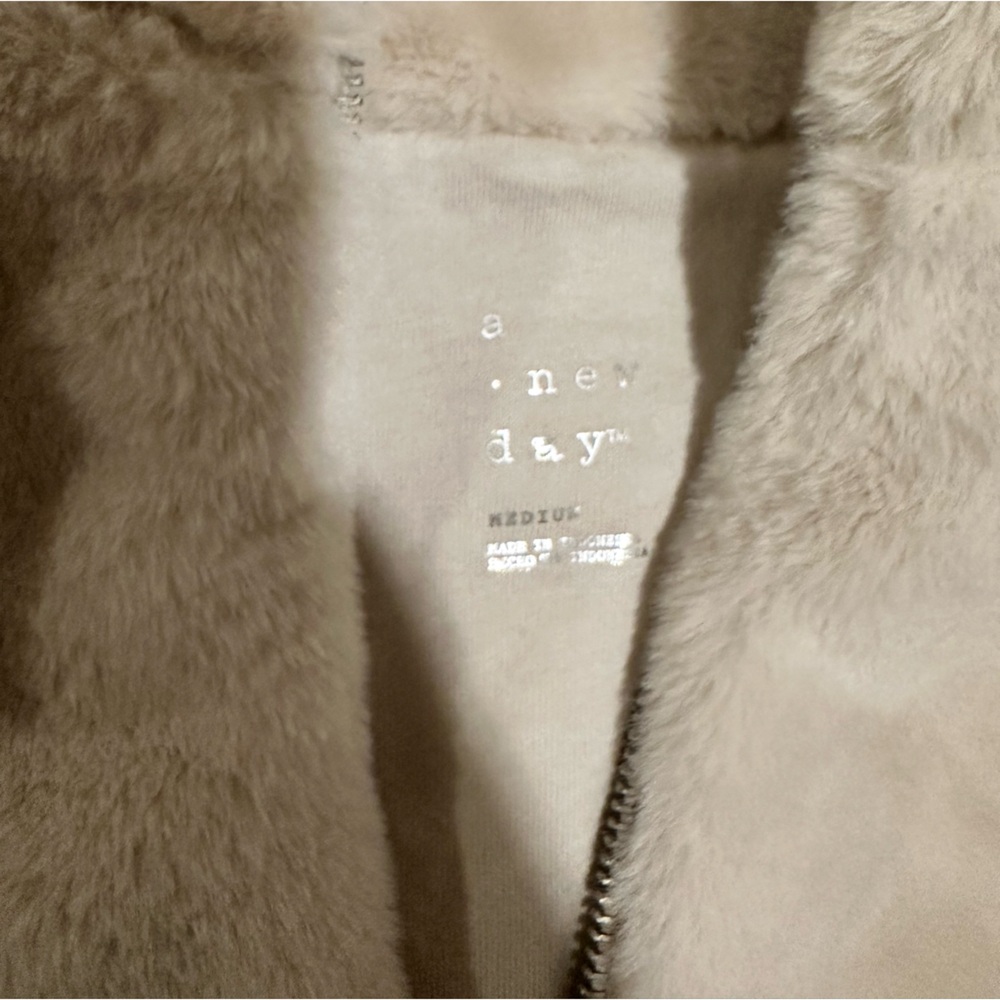 Super soft quarter zip, size medium